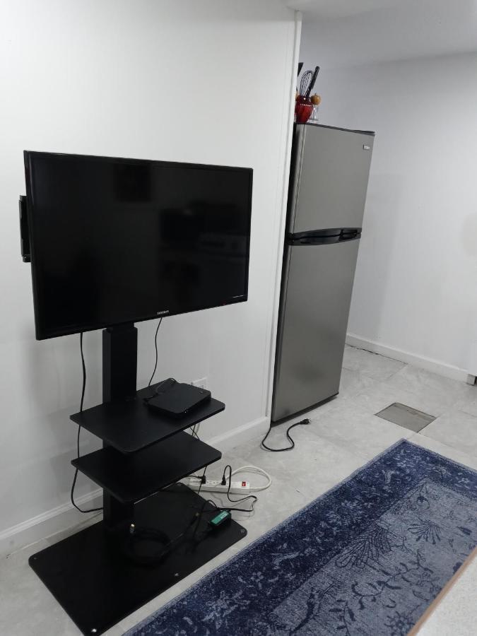 "Cozy Basement Retreat Just 40 Minutes To Nyc!" Lejlighed Irvington Eksteriør billede