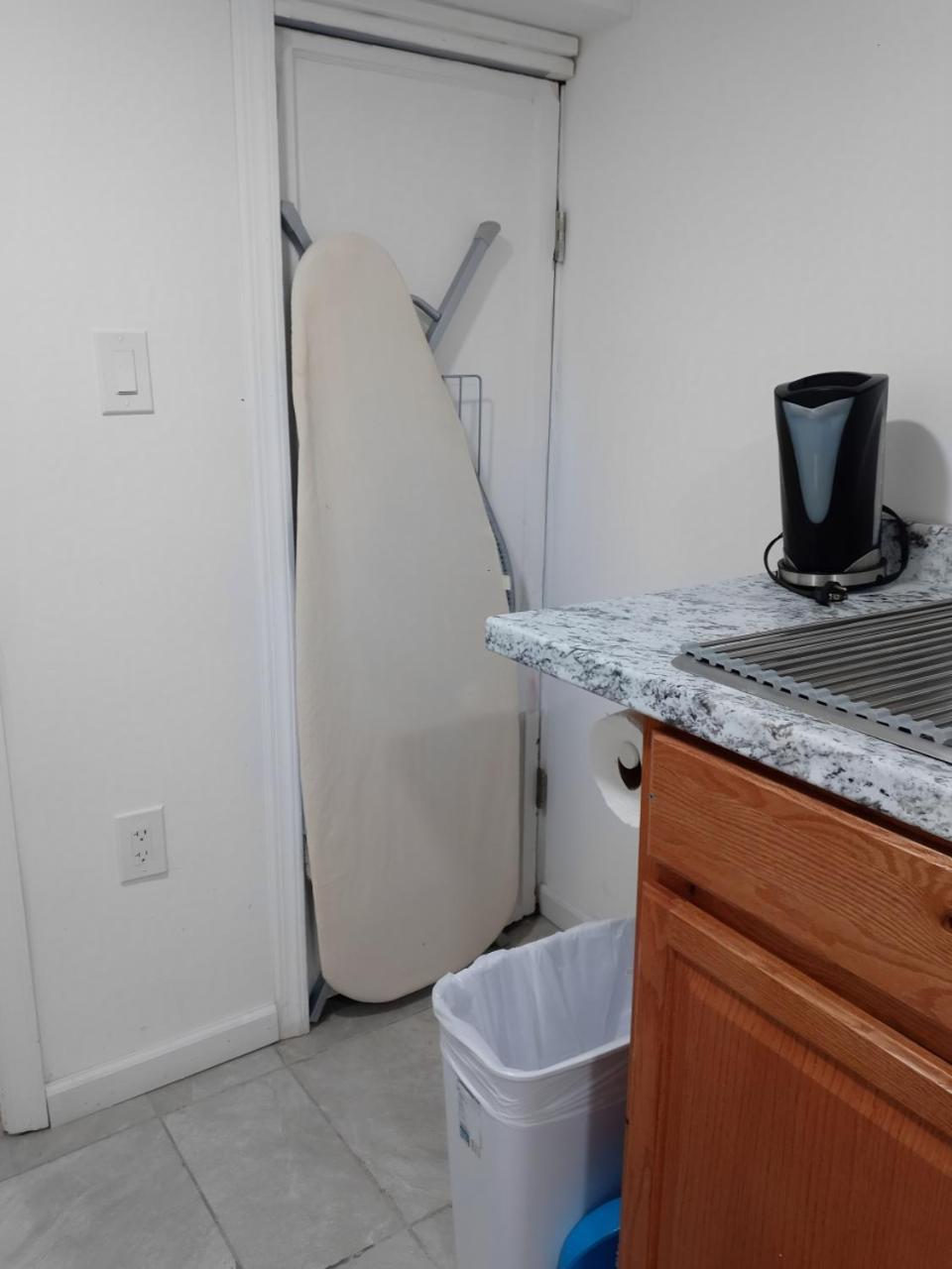 "Cozy Basement Retreat Just 40 Minutes To Nyc!" Lejlighed Irvington Eksteriør billede